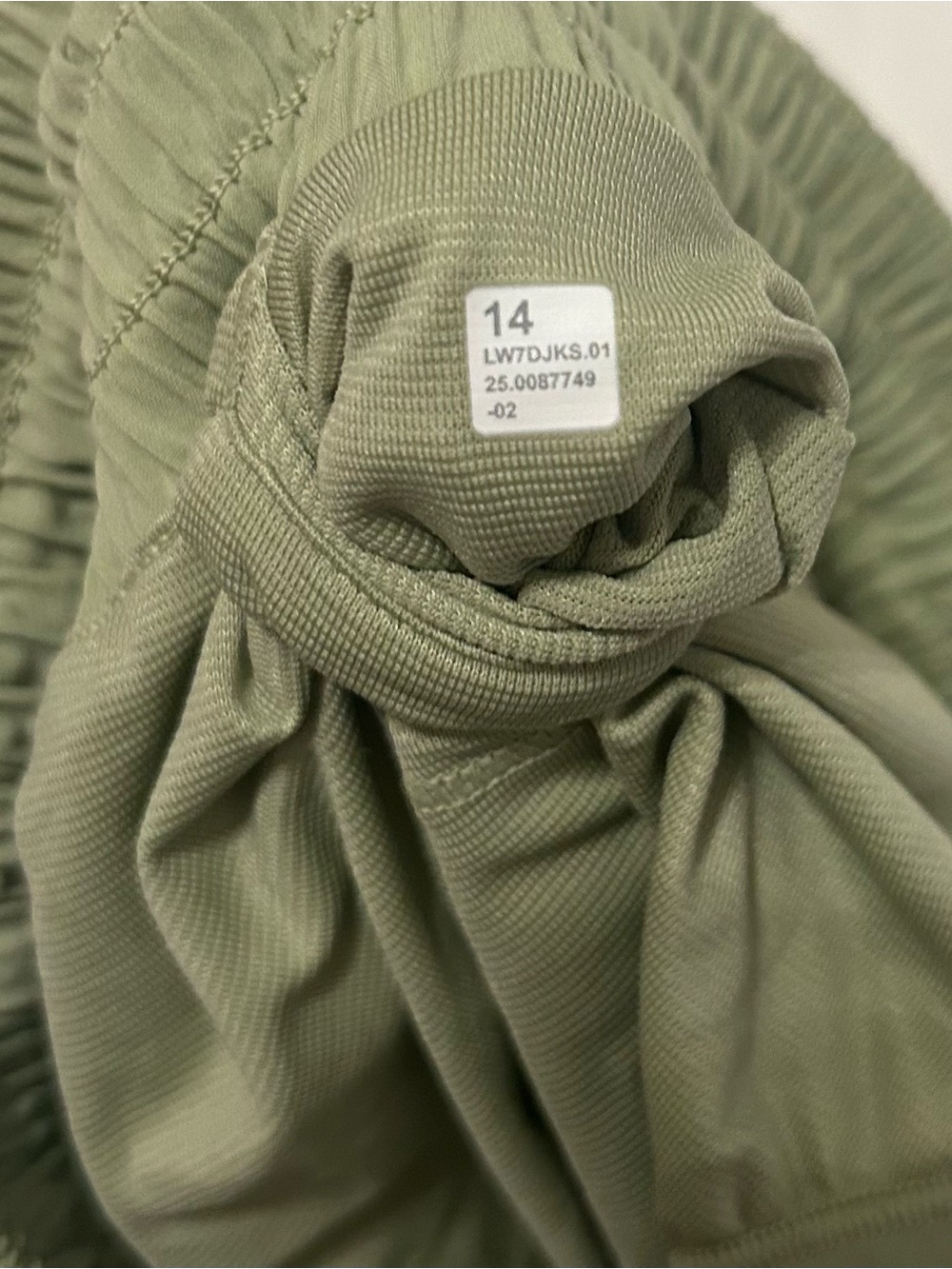Lululemon Women’s Hotty Hot HR Shorts 4” Lined FOG GREEN Size 14 - Picture 6 of 6